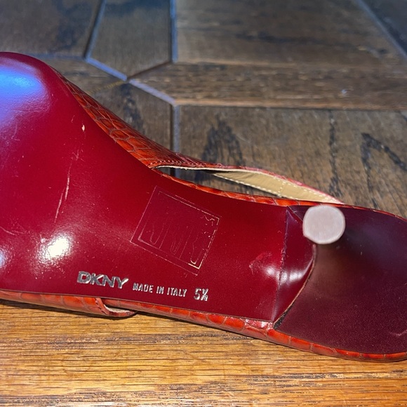 Vintage DKNY Sneaker Heels (7/7.5)